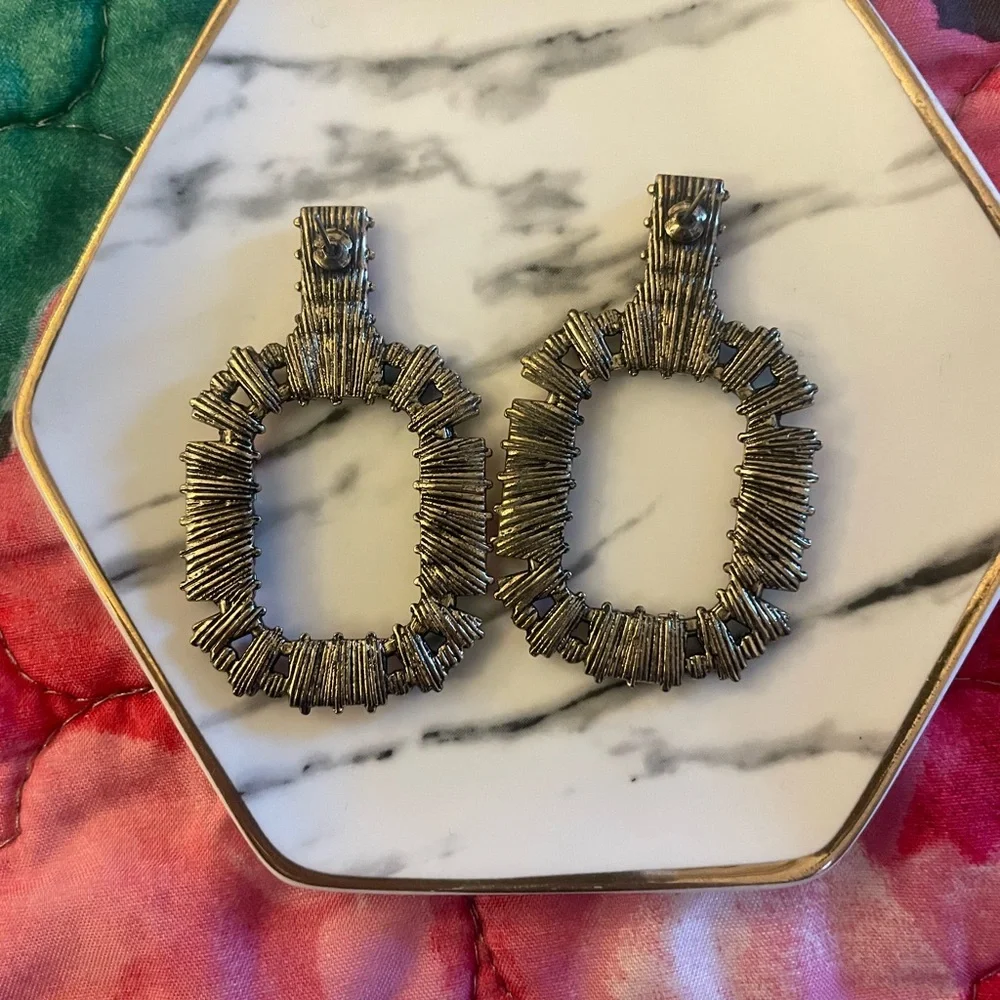✨SOLD✨ Fun & Festive Earrings - Picture 2 of 5